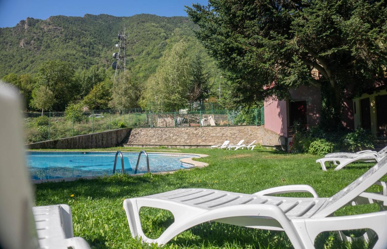 Hotel Cardos Ribera de Cardós Exteriör bild